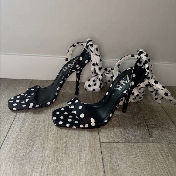 Zara Polka Dot Heels - Picture 2 of 4